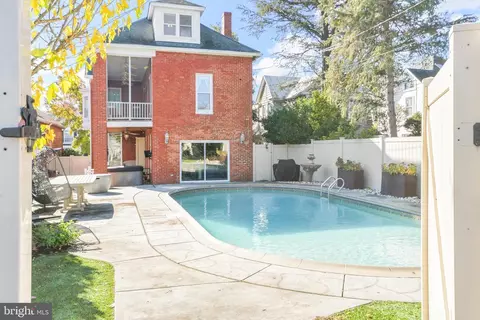 Exterior - 247 Dill Ave, Frederick, MD 21701 photo 7 of 14