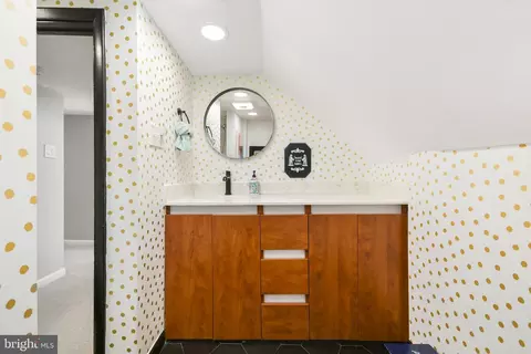 Bath - 247 Dill Ave, Frederick, MD 21701 photo 10 of 10