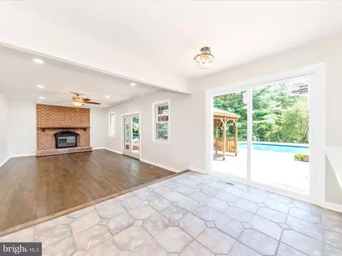 Living - 8395 Buckeye Ct, Frederick, MD 21702 photo 6 of 12
