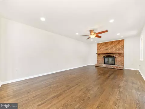 Living - 8395 Buckeye Ct, Frederick, MD 21702 photo 10 of 12
