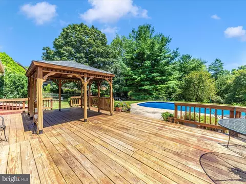 Exterior - 8395 Buckeye Ct, Frederick, MD 21702 photo 13 of 14