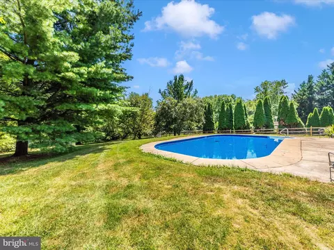 Exterior - 8395 Buckeye Ct, Frederick, MD 21702 photo 11 of 14