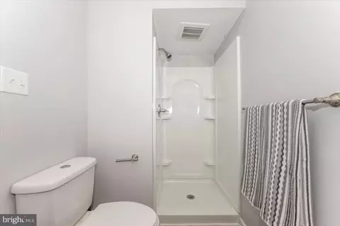 Bath - 1723 Northridge Ln, Frederick, MD 21702 photo 3 of 3