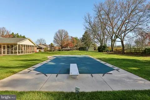 Exterior - 7193 W Sundown Ct, Frederick, MD 21702 photo 7 of 9