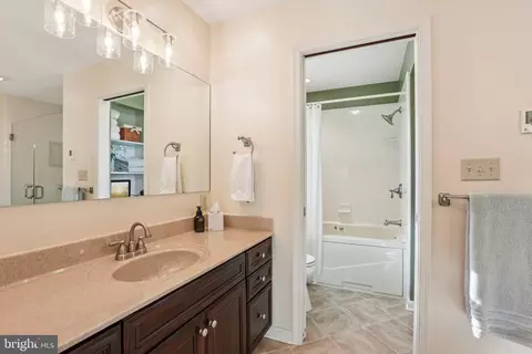 Bath - 7193 W Sundown Ct, Frederick, MD 21702 photo 2 of 5