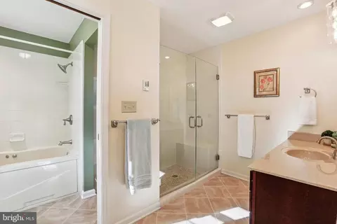 Bath - 7193 W Sundown Ct, Frederick, MD 21702 photo 3 of 5