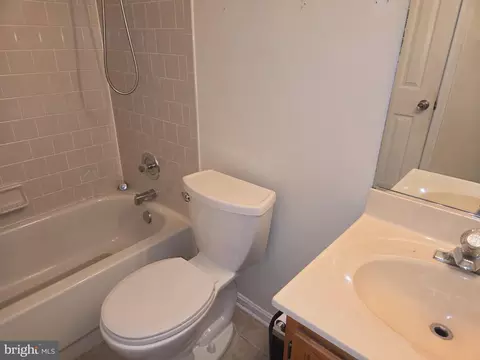 Bath - 9113 Ridgefield Ln, Frederick, MD 21701 photo 2 of 3