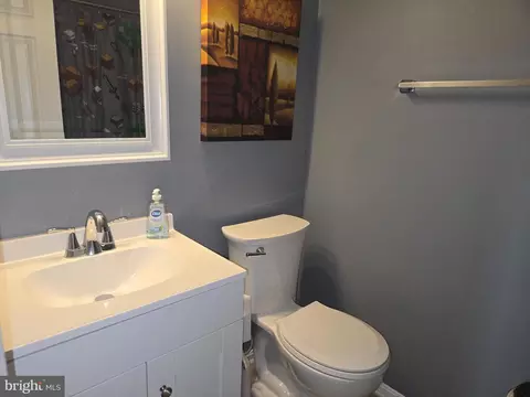 Bath - 9113 Ridgefield Ln, Frederick, MD 21701 photo 3 of 3