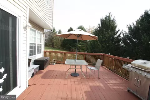 Exterior - 9113 Ridgefield Ln, Frederick, MD 21701 photo 6 of 7
