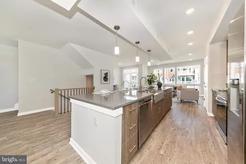 Entry Way - 714 D Iron Forge Rd, Frederick, MD 21702 photo 3 of 6