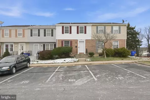 16 S Pendleton Ct, Frederick, MD 21701 photo 2