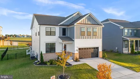 518 Carroll Walk Ave, Frederick, MD 21701