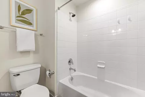 Bath - 1416 Wheyfield Dr, Frederick, MD 21701 photo 3 of 6
