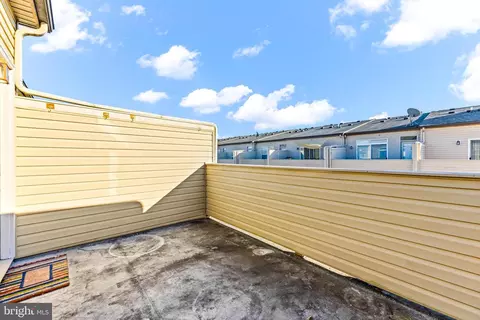 Exterior - 1416 Wheyfield Dr, Frederick, MD 21701 photo 3 of 4