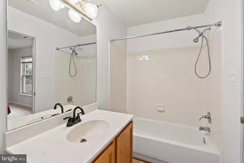 Bath - 426 Blossom Ln, Frederick, MD 21701 photo 3 of 3
