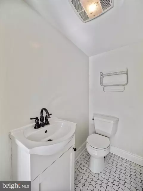 Bath - 17 W 3rd St, Frederick, MD 21701 photo 1 of 2