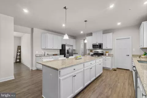 5245 Red Maple Dr, Frederick, MD 21703 photo 9