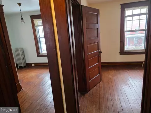 Entry Way - 104 E 7th St, Frederick, MD 21701 photo 4 of 6