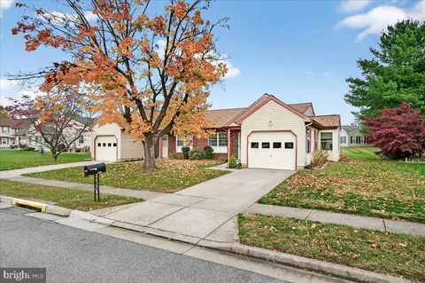 Exterior - 7006 Arbor Dr, Frederick, MD 21703 photo 2 of 15