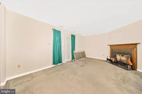 Living - 8007 Broken Reed Ct, Frederick, MD 21701 photo 4 of 6