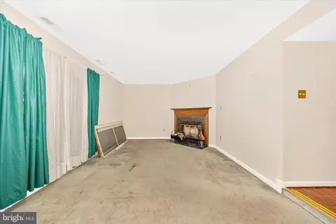 Living - 8007 Broken Reed Ct, Frederick, MD 21701 photo 5 of 6
