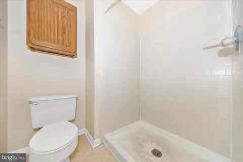 Bath - 8007 Broken Reed Ct, Frederick, MD 21701 photo 3 of 3