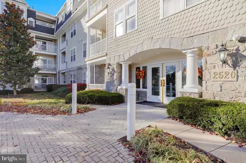 2520 Waterside Dr #313, Frederick, MD 21701