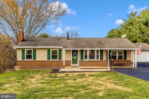 11378 Canary Dr, Ijamsville, MD 21754