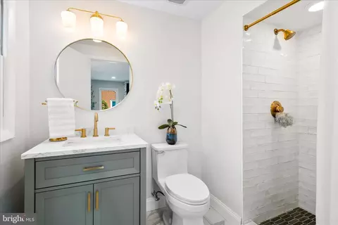 Bath - 301 Fleming Ave, Frederick, MD 21701 photo 1 of 2