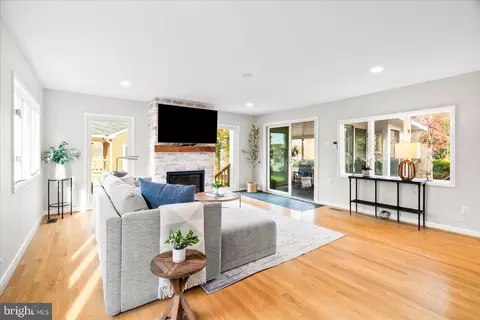 Living - 301 Fleming Ave, Frederick, MD 21701 photo 3 of 5