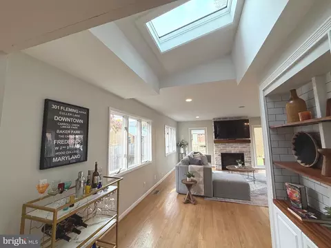 Entry Way - 301 Fleming Ave, Frederick, MD 21701 photo 5 of 8