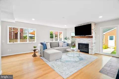 Living - 301 Fleming Ave, Frederick, MD 21701 photo 5 of 5