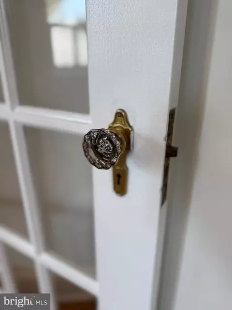 Entry Way - 301 Fleming Ave, Frederick, MD 21701 photo 3 of 8