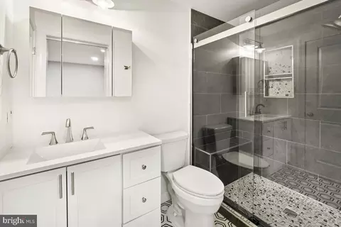 Bath - 5521 Hawk Ridge Rd, Frederick, MD 21704 photo 4 of 4