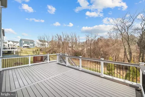 Exterior - 5521 Hawk Ridge Rd, Frederick, MD 21704 photo 9 of 11