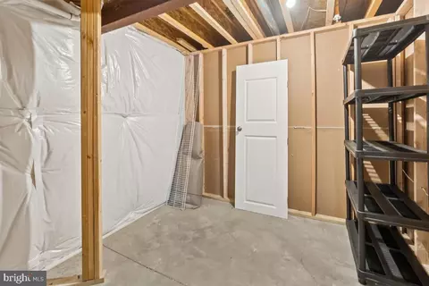 Entry Way - 5521 Hawk Ridge Rd, Frederick, MD 21704 photo 15 of 16