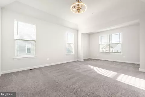 Living - 5521 Hawk Ridge Rd, Frederick, MD 21704 photo 4 of 6