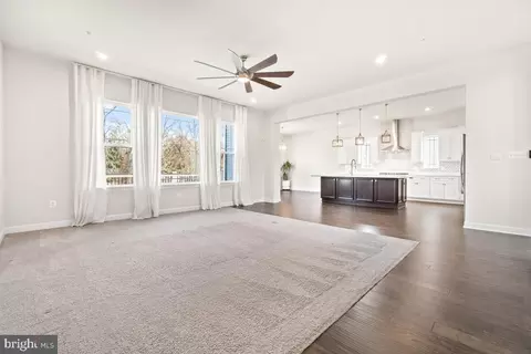 Living - 5521 Hawk Ridge Rd, Frederick, MD 21704 photo 3 of 6