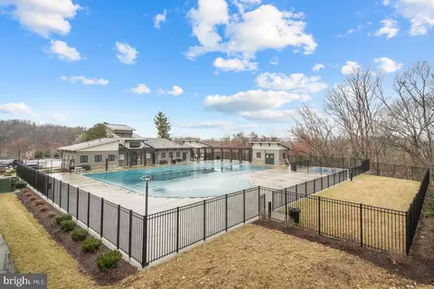 Exterior - 5521 Hawk Ridge Rd, Frederick, MD 21704 photo 11 of 11