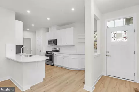 Entry Way - 6129 Dock St, Frederick, MD 21703 photo 1 of 5