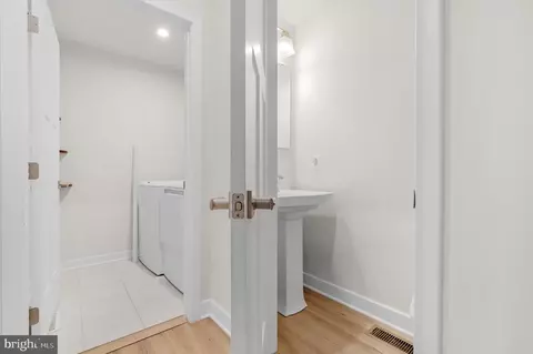 Entry Way - 6129 Dock St, Frederick, MD 21703 photo 5 of 5