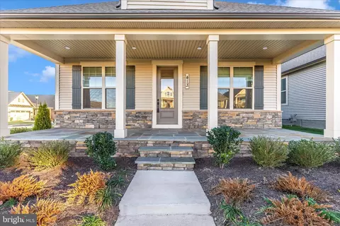 Exterior - 413 Bucklebury Ln, Frederick, MD 21702 photo 2 of 8