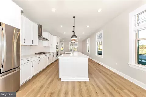 Entry Way - 413 Bucklebury Ln, Frederick, MD 21702 photo 6 of 11