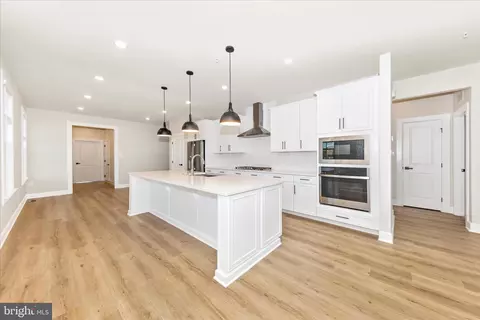 Entry Way - 413 Bucklebury Ln, Frederick, MD 21702 photo 2 of 11
