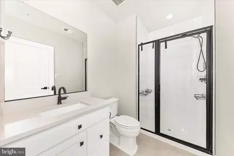 Bath - 413 Bucklebury Ln, Frederick, MD 21702 photo 2 of 2