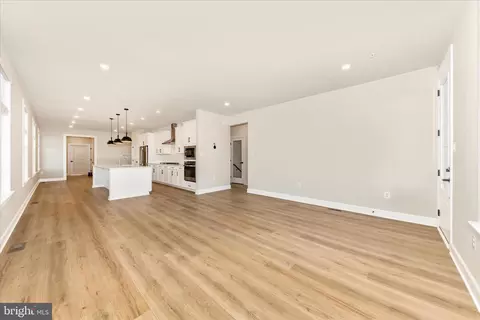 Living - 413 Bucklebury Ln, Frederick, MD 21702 photo 5 of 6