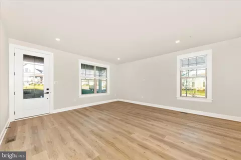Living - 413 Bucklebury Ln, Frederick, MD 21702 photo 2 of 6
