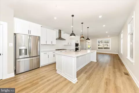 Entry Way - 413 Bucklebury Ln, Frederick, MD 21702 photo 5 of 11