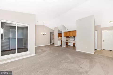 Living - 2149 Wainwright Ct #2C, Frederick, MD 21702 photo 5 of 9