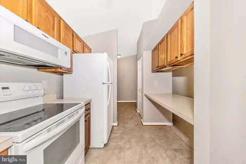 Entry Way - 2149 Wainwright Ct #2C, Frederick, MD 21702 photo 2 of 3